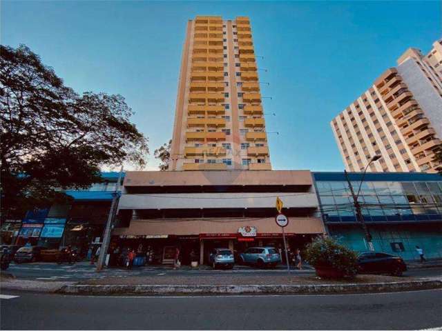 Kitnet com 50 m²  1 vaga de garagem e elevador São Mateus Juiz de Fora