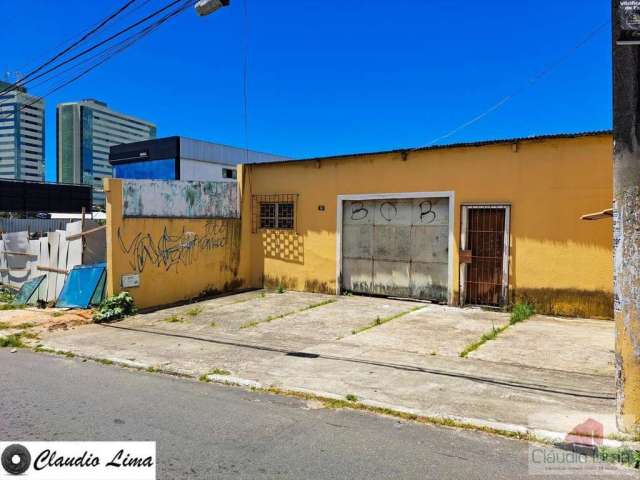 Galpão para Venda em Lauro de Freitas, Portão, 2 banheiros, 2 vagas