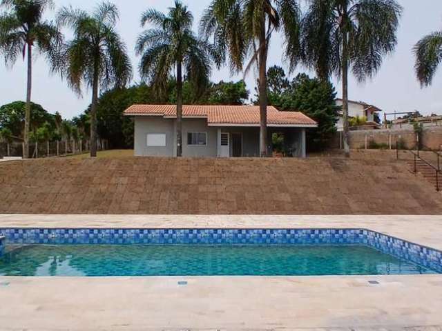 Chácara com piscina, varanda gourmet e uma vista maravilhosa para mata nativa!