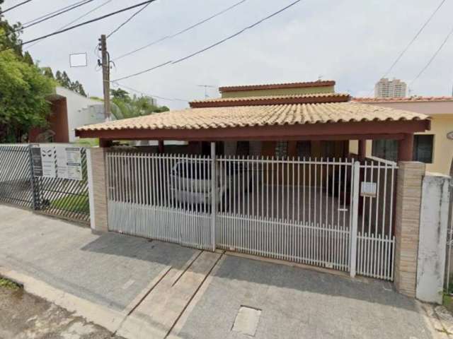 Casa á venda com 5 quartos, 234,00 m2 - Vila Trujillo, Sorocaba