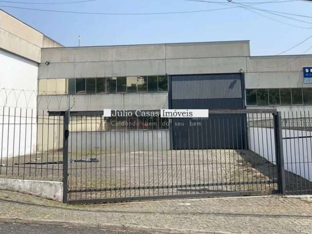 Galpão industrial com 700m² de área útil