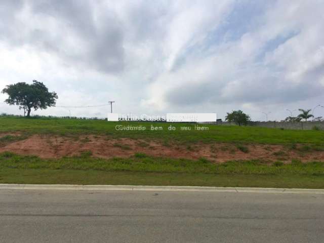 Terreno em Condomínio. Localização privilegiada.