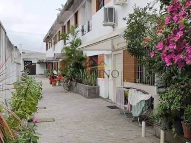 Casa à venda no bairro Jardim Helena Maria - Guarujá/SP