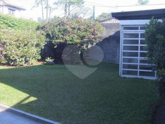 Casa térrea com 3 quartos à venda em Vila Albertina - SP