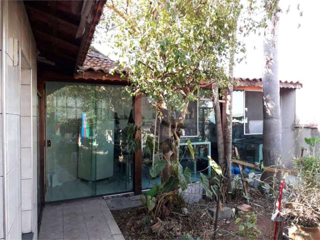 Casa com 4 quartos à venda em Jardim Vivan - SP