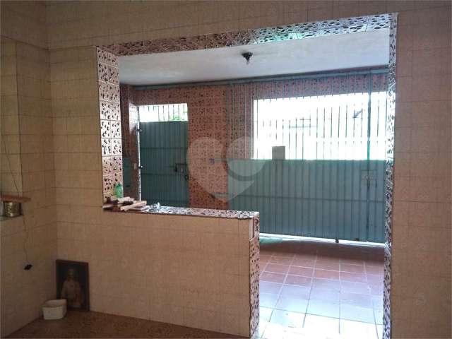 Casa com 5 quartos à venda ou para locação em Vila Santos - SP