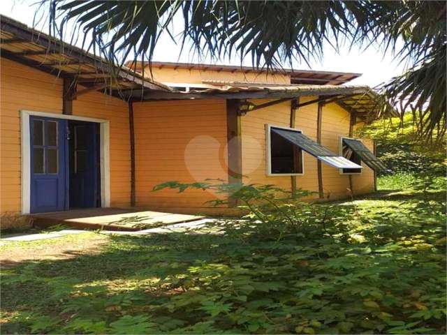 Terreno com 4 quartos à venda em Caraguatá - SP