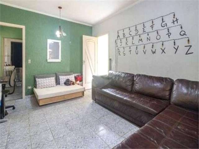 Casa com 3 quartos e 2 vagas