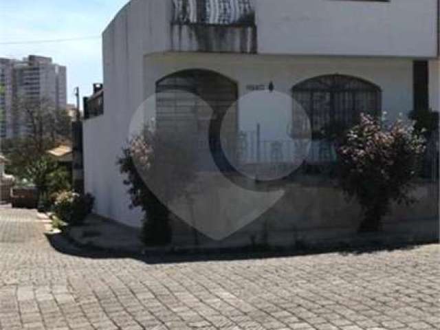 Casa com 4 quartos à venda em Vila Galvão - SP