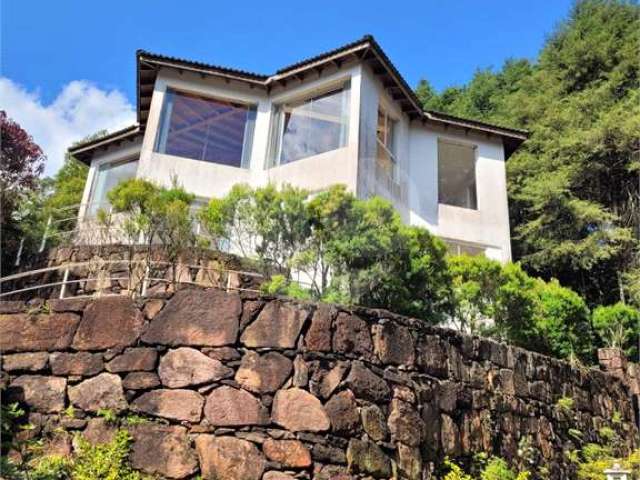 Terreno com 3 quartos à venda ou para locação em Caraguatá - SP