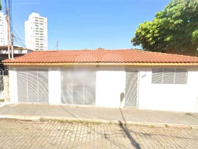 Casa térrea com 4 quartos à venda em Vila Galvão - SP