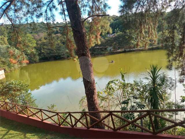 Casa à venda em Caraguatá - SP