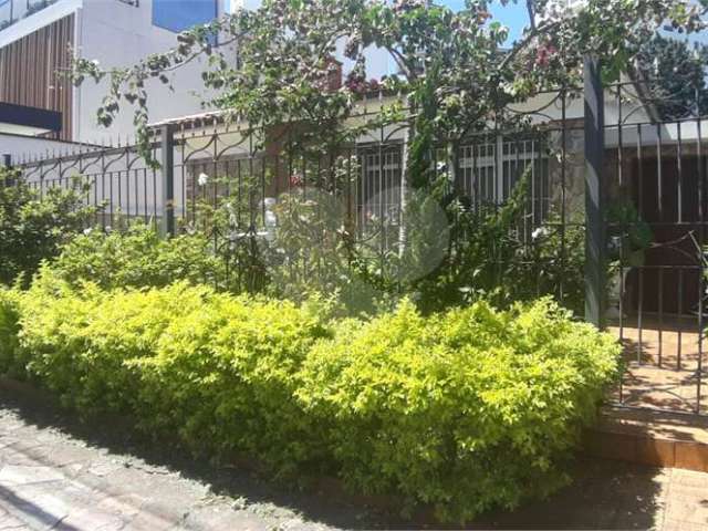 Casa térrea com 3 quartos à venda em Jardim São Bento - SP