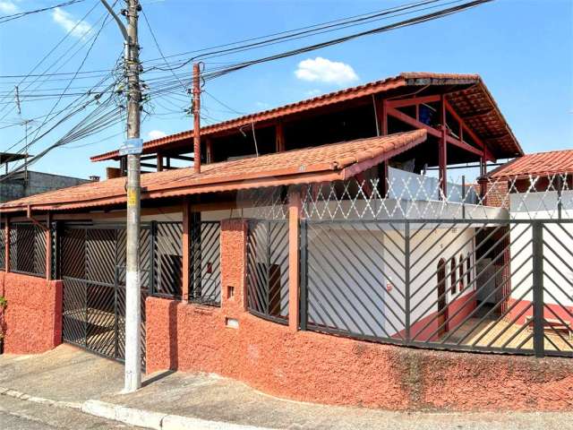 Casa térrea com 4 quartos à venda em Parque Casa De Pedra - SP