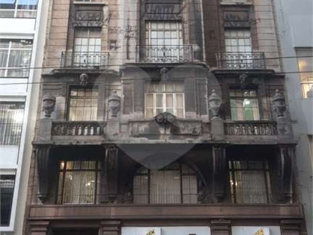 Salas comerciais para venda no Centro Histórico - São Paulo.