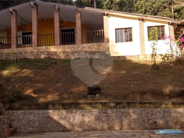 Casa com 3 quartos à venda ou para locação em Caraguatá - SP