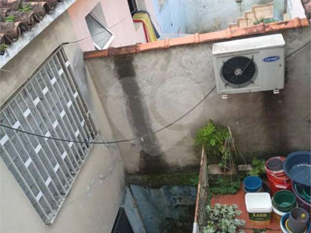 Casa térrea com 3 quartos à venda em Vila Nova Galvão - SP