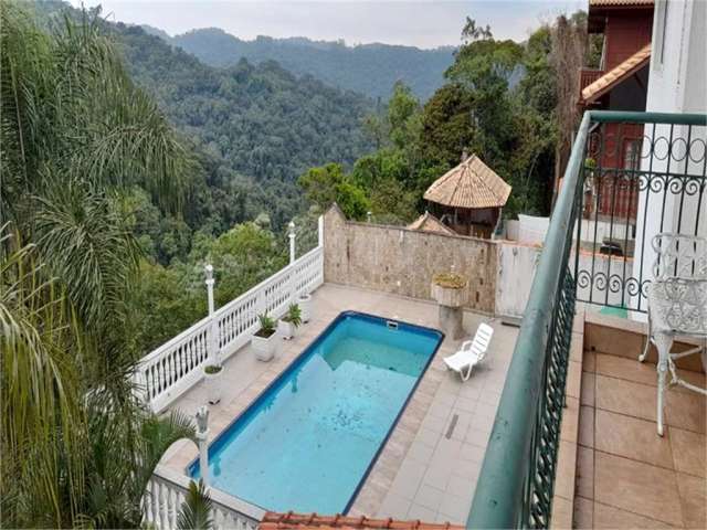 Casa com 5 quartos à venda em Caraguatá - SP