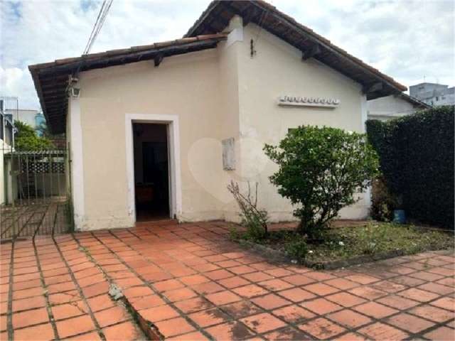 Terreno 10x30 com 2 casas para renda, na Vila Nova Mazzei