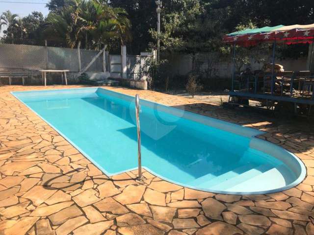 Casa com 2 dormitórios sendo 2 suítes, com piscina no Condomínio Chácaras Bela Vista - Mairipora