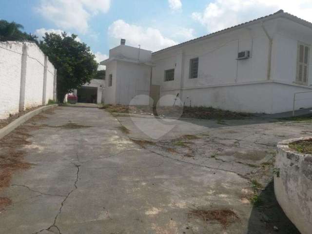 Casa Térrea Lapa | 180m² | 800m² de Terreno | 5 Vagas | Próximo ao Metrô