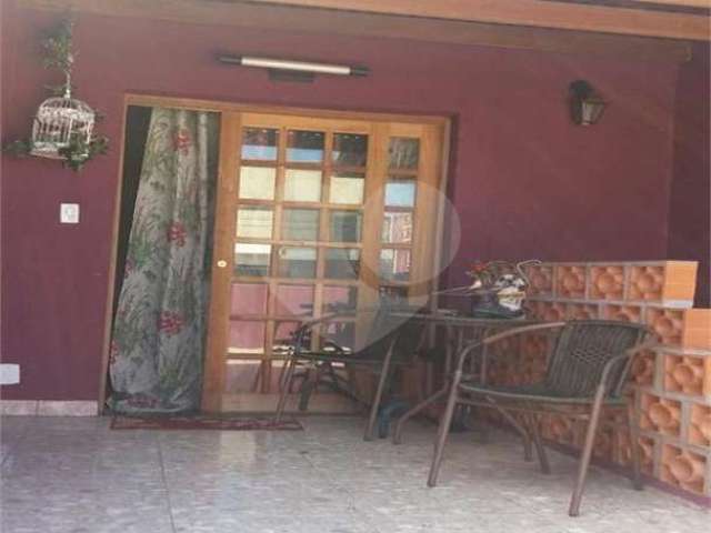 Casa com 3 quartos à venda em Vila Salete - SP