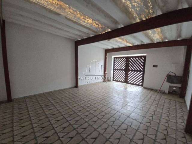 Vende por R$480.000 ou Aluga por R$3.000 na Ocian, com 03 quartos, 02 suítes em Praia Grande/SP.