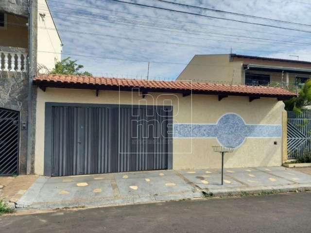 Casa no Jd Monique com piscina