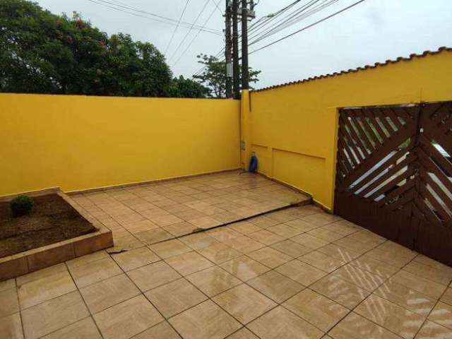 Casa 2 dormitórios próximo da praia