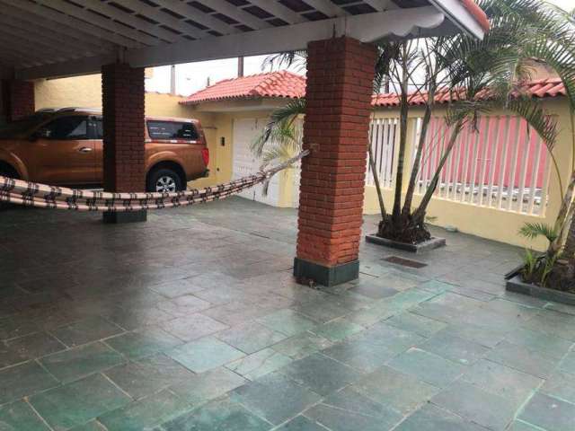 Casa com na primeira quadra da praia