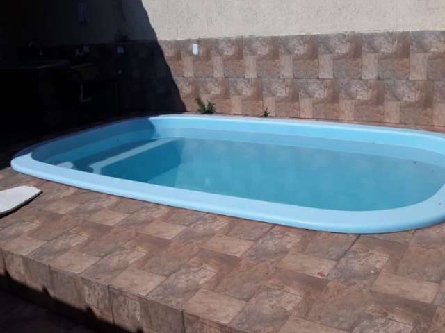 Casa 3 dormitórios com piscina