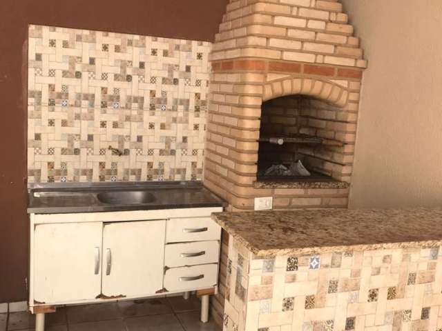 Linda Casa no bairro Jardim Zara de Ribeirão Preto, 3 dormitórios sendo 1 suíte, quintal e área de churrasco