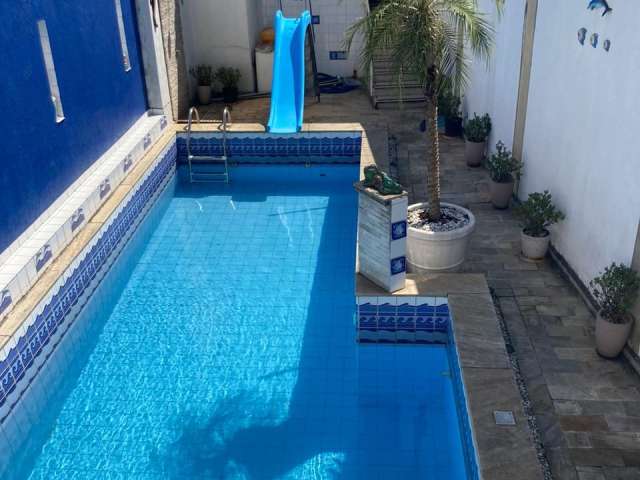 Sobrado com piscina Vila Maria