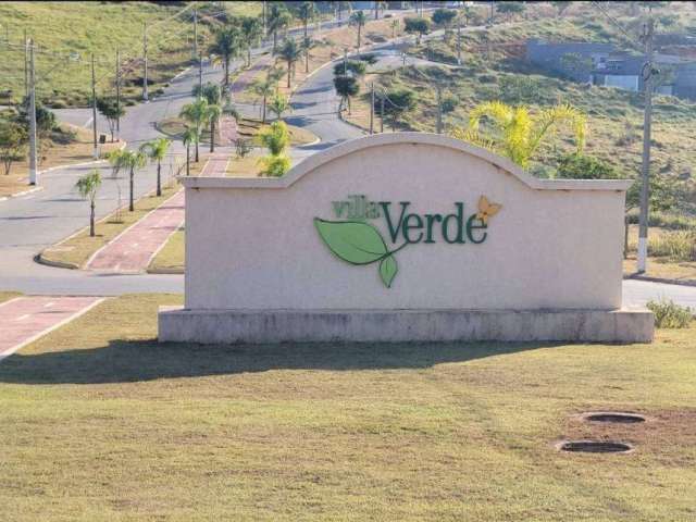 Terreno MISTO com 210 m2 no Residencial Villa Verde