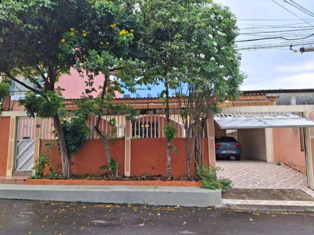 Vendo Casa 100% mobiliada no Dom Pedro, 3 quartos Vendo linda casa 100% mobiliada localizada no Conj. Álvaro Neves, Alvorada