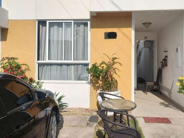 Vende-se casa de 2 dormitórios c/suíte em flores!