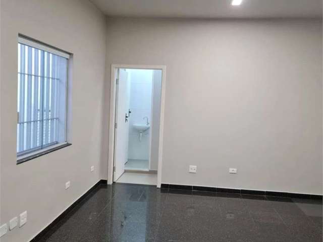 Casa comercial para alugar com 44m² - Vila Prudente.