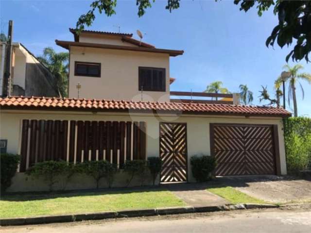 Sobrado para Locação com 270m² -Caraguatatuba