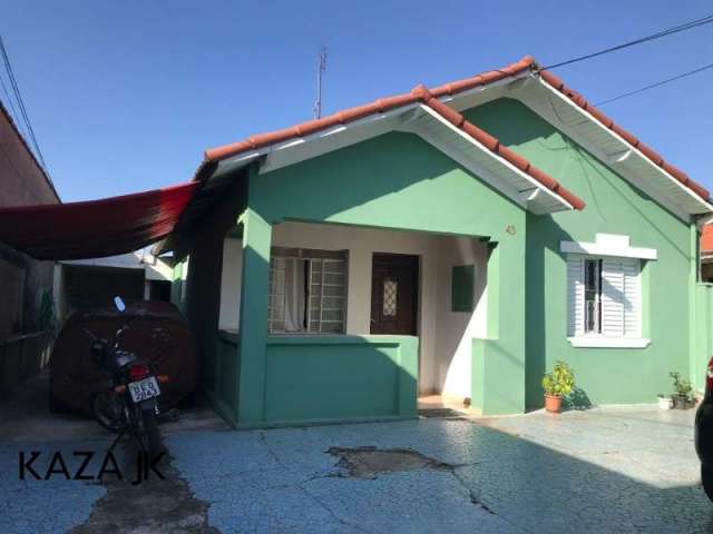 Casa à venda residencial ou comercial, ampla área, casa principal com 3 dormitorios, sala, banheiros e cozinha, e 2 casas no fundo. agapeama, jundiaí