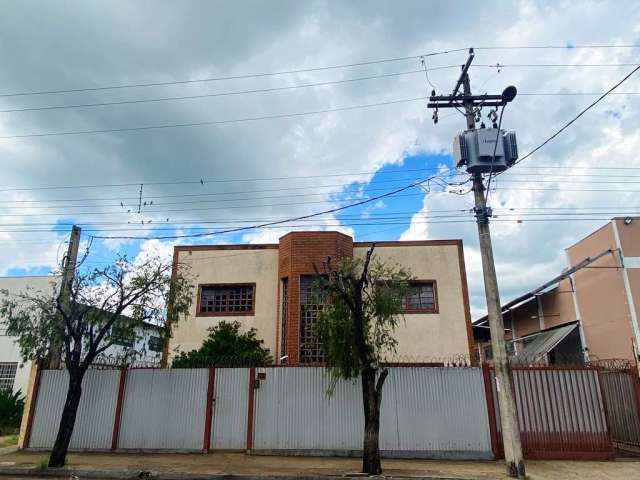 Galpão / Depósito / Armazém para venda em Distrito Industrial Antônio Della - Torre de 697.00m² com 4 Quartos e 8 Garagens
