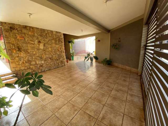 Casa para venda em Loteamento Santa Rosa de 174.30m² com 3 Quartos, 1 Suite e 4 Garagens