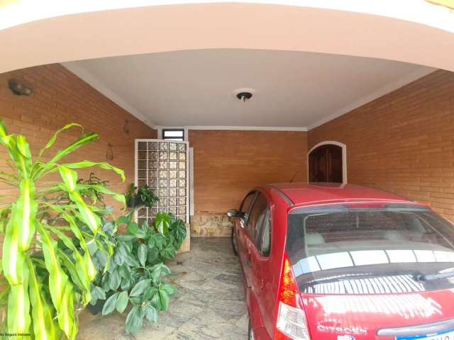 Casa para venda em Jardim São Nicolau de 243.75m² com 3 Quartos, 2 Suites e 5 Garagens