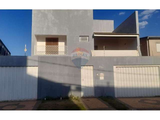 Casa para venda em Vila Brandina de 446.00m² com 4 Quartos, 2 Suites e 4 Garagens