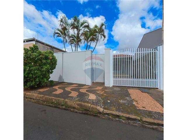 Casa para venda em Jardim Das Flores de 161.39m² com 4 Quartos, 1 Suite e 4 Garagens