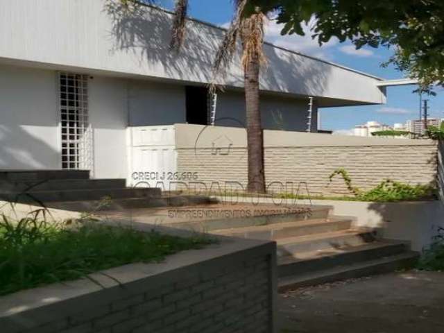 Casa para alugar em Vila São José de 400.00m² com 5 Quartos e 4 Garagens