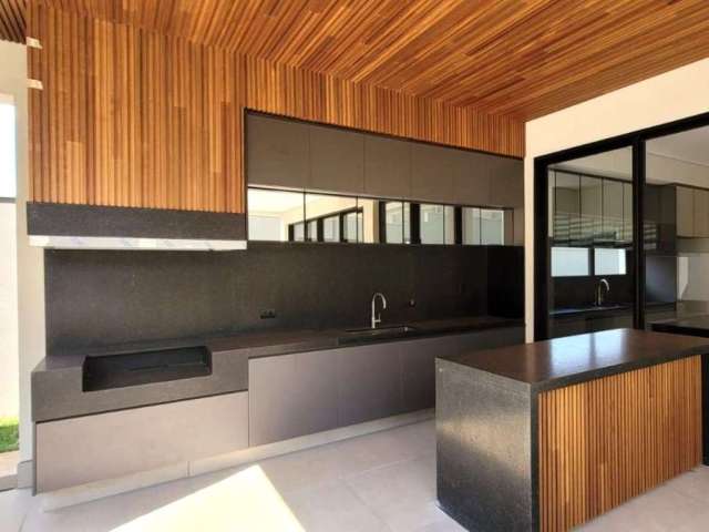 Casa para venda em Residencial E Empresarial Alphaville de 364.00m² com 5 Quartos, 4 Suites e 4 Garagens