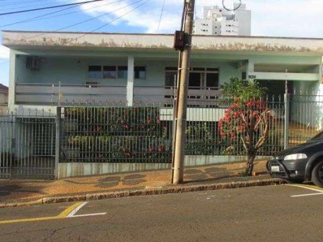 Casa para venda e aluguel em Centro de 373.00m² com 4 Quartos e 4 Garagens