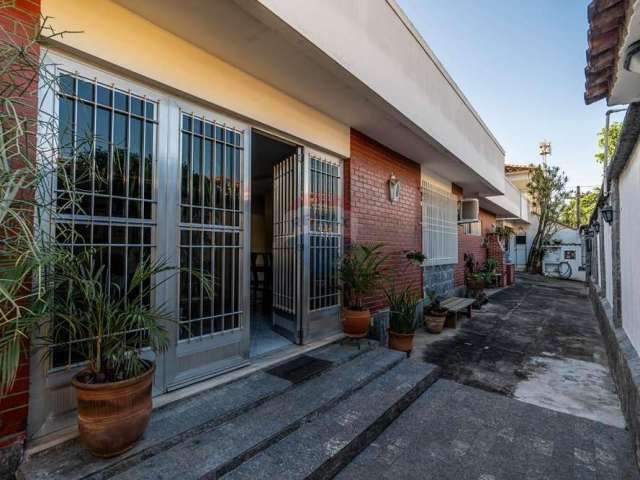 Casa para venda em Tauá de 392.00m² com 4 Quartos, 1 Suite e 2 Garagens