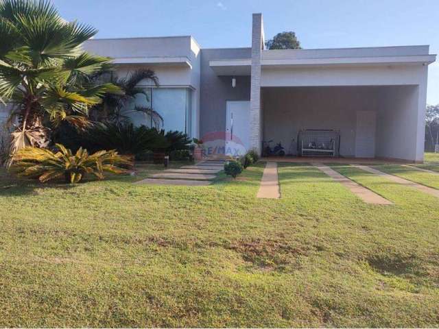 Casa para venda em Pardinho de 170.00m² com 4 Quartos, 1 Suite e 4 Garagens