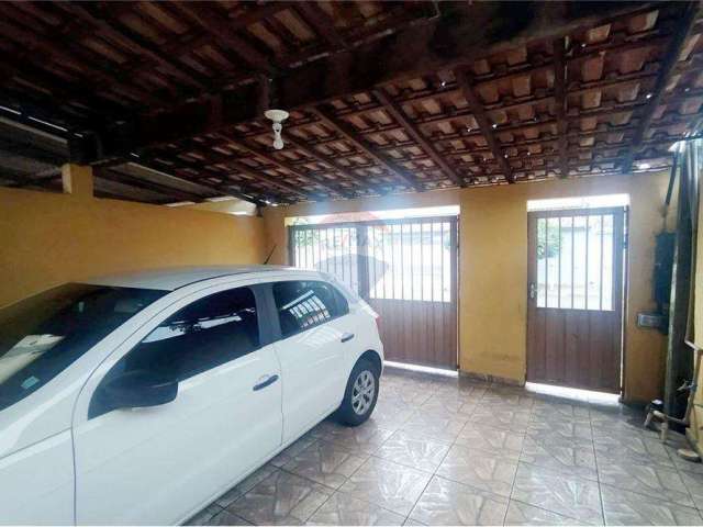 Sobrado para venda em Jardim Amanda I de 114.00m² com 3 Quartos e 2 Garagens